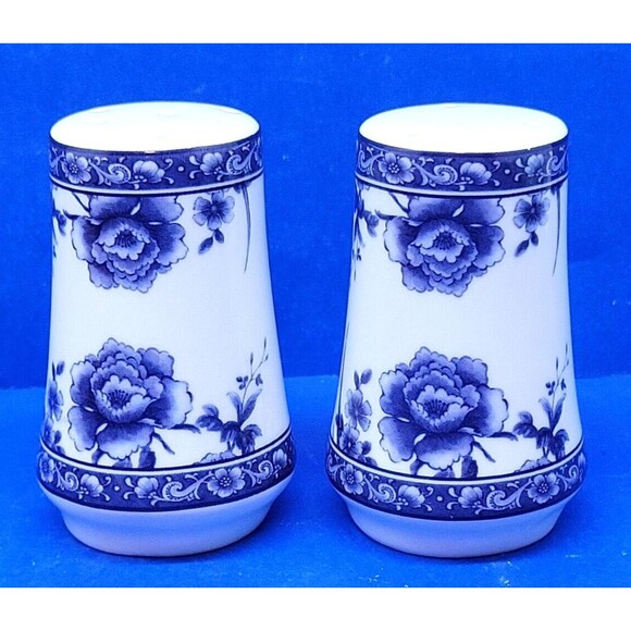 Baum Brothers Formalities Blue Rose Salt & pepper Shaker Set - Picture 1 of 6
